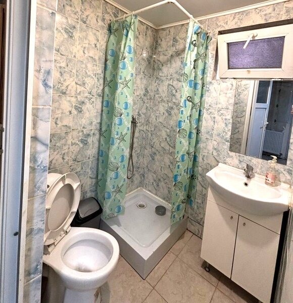 Colentina, Andronache, str. Marcu Zamfir, curte, utilitati incluse